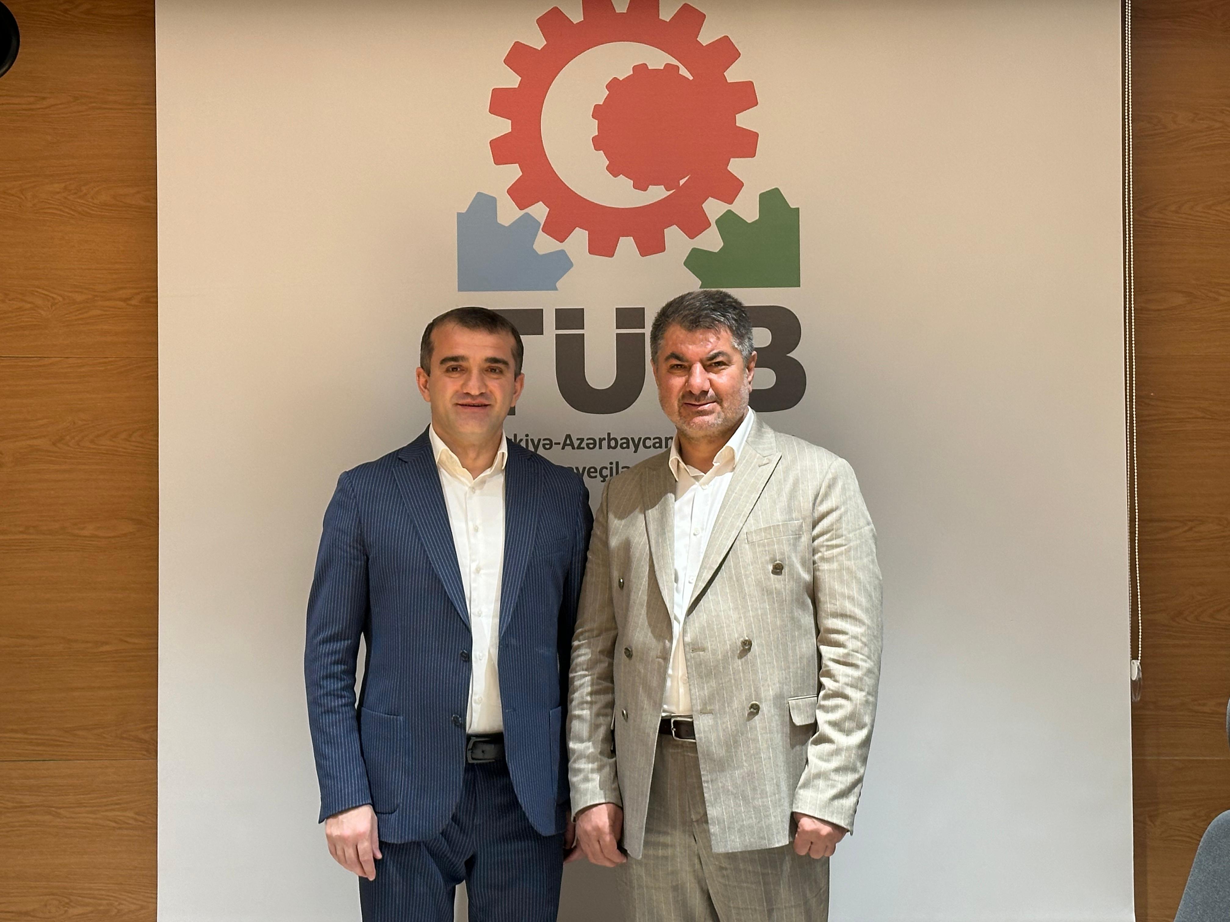 Kıbrıs Raporu bülleteninin icraçı direktoru Mert Özdeş və hüquq müdafiəçisi və Azərbaycan Demokratiya və İnsan Haqları İnstitutunun rəhbəri Əhməd Şahidov Türkiyə-Azərbaycan İş Adamları və Sənayeçiləri İctimai Birliyinin (TÜİB) ofisini ziyarət ediblər